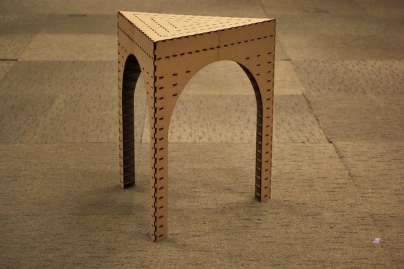 triangle stool(f.Labo)