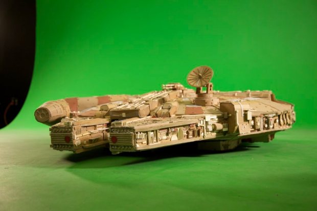 grzsydk imgur Star Wars Fan Creates Insanely Detailed Cardboard Millennium Falcon
