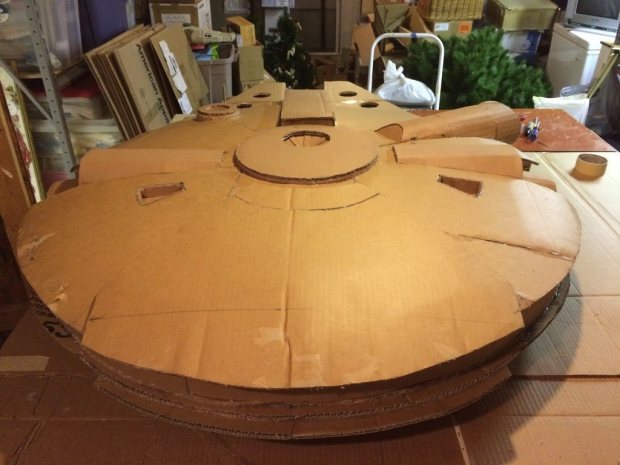 q6ftxds imgur Star Wars Fan Creates Insanely Detailed Cardboard Millennium Falcon