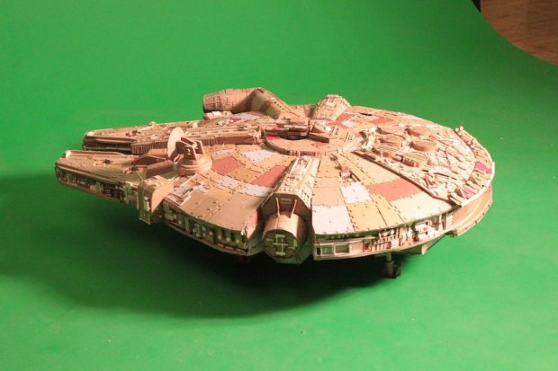 zfygtjd imgur Star Wars Fan Creates Insanely Detailed Cardboard Millennium Falcon