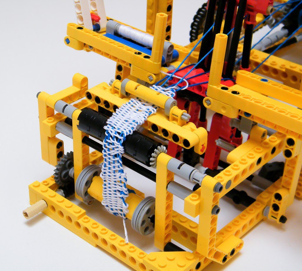 lego mechanical loom 2 Fantastically Functional Lego Mechanical Loom