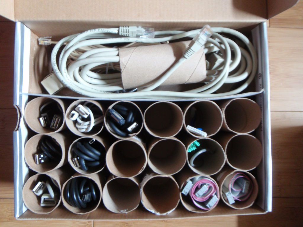 toilet-paper-roll-cord-organizer