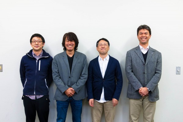インタビューしたローランド社員の皆さん。左から渡邊正和さん、山本敬之さん、渡瀬孝雄さん、菅野修司さん