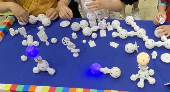 Meno Space Workers