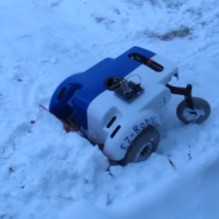 次の大雪の日に助けてくれる3台のDIY雪かきロボット