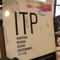 ITP Winter Show 2008 – 皿回しDJ、カクテルを作るピアノ、磁石でコンピュータを操作音楽