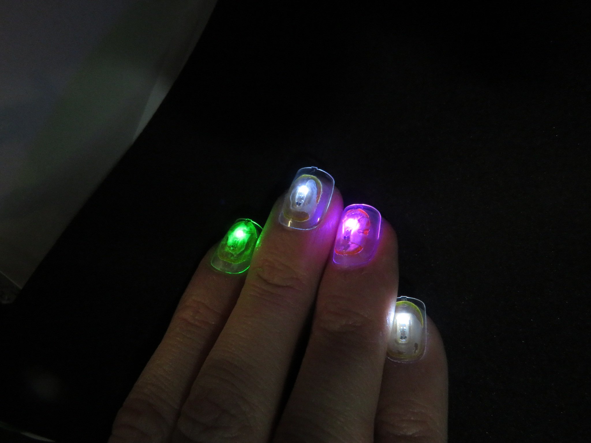 Светящиеся ногти светодиодные