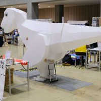 Maker Faire Tokyo 2020 Day 1レポート― 話題の外骨格恐竜、自宅粒子加速器から電飾サンバ衣装など驚きの作品がたくさん！